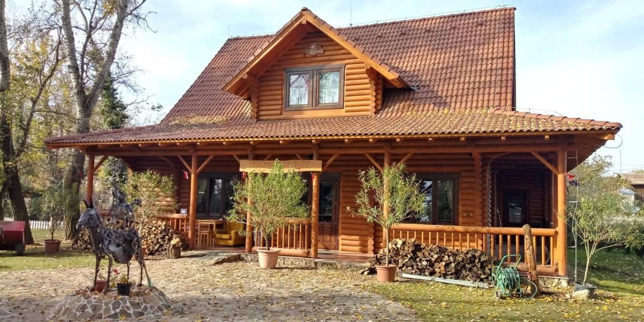 Hotel Dom Argyelus - Argyelus Haz - Fesztypark Martovce Exterior foto